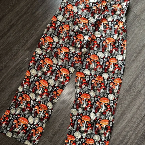 Anthropologie woodland mushroom print - Picture 8 of 16